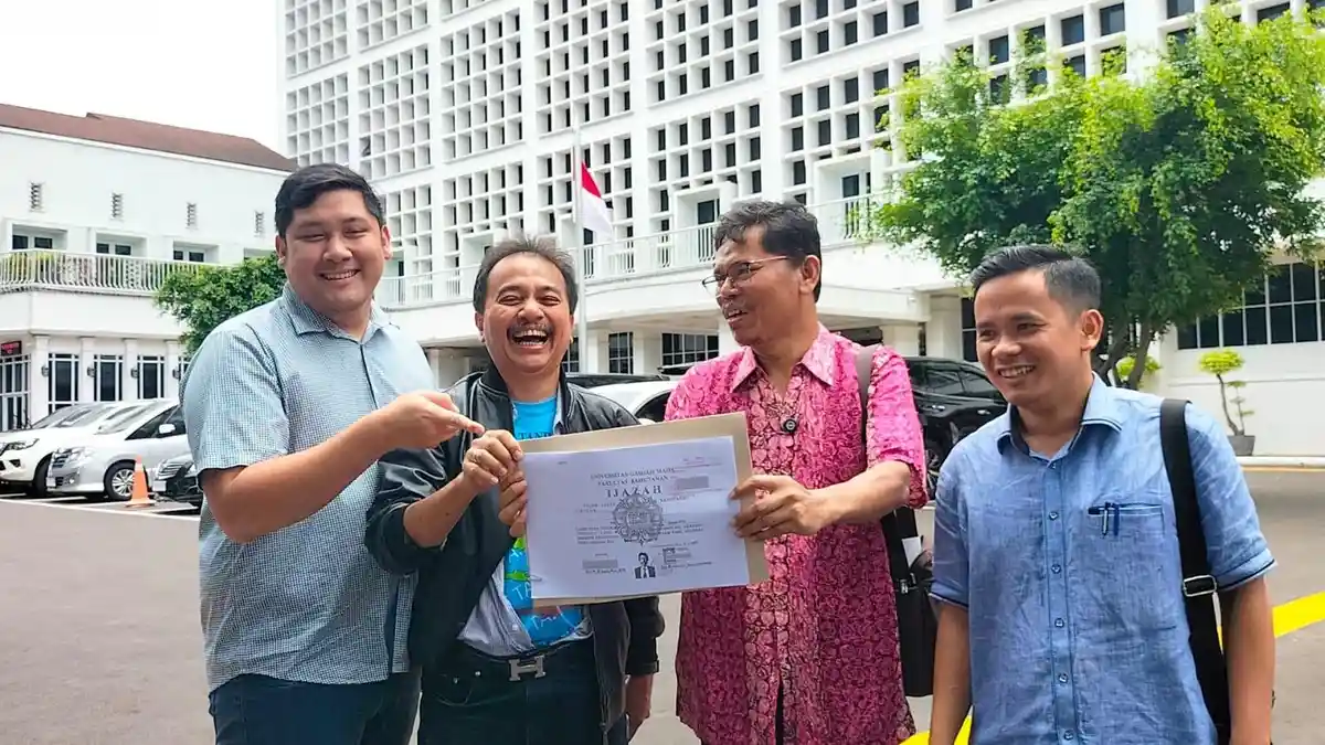 Akhir Penantian Panjang: Bonatua Haposan Berhasil Dapatkan Salinan Ijazah Presiden Jokowi dari KPU RI