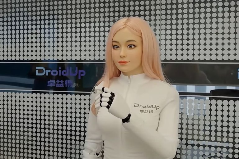 Inovasi terbaru China hadirkan robot humanoid berwajah cantik yang sangat menyerupai manusia