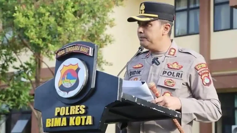 Kasus dugaan penyimpangan seksual menyeret Eks Kapolres Bima Kota AKBP Didik.