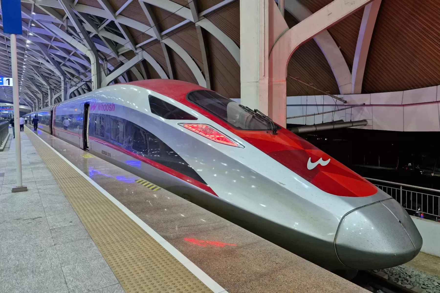 APBN kini secara aktif menanggung cicilan utang Whoosh sebesar Rp1,2 triliun per tahun.