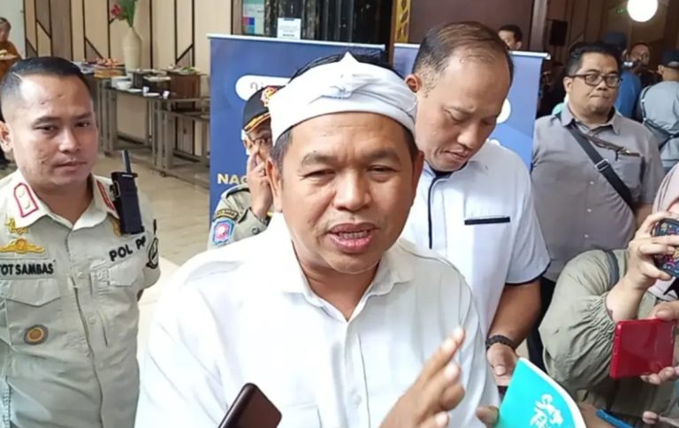 Kabar gembira bagi warga Jawa Barat! Pemda Jabar siap menanggung biaya kesehatan peserta BPJS PBI nonaktif dengan penyakit kronis.