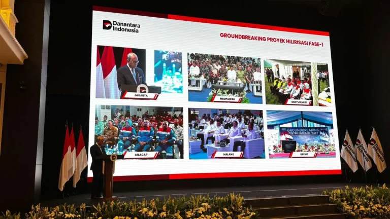 Badan Pengelola Investasi Danantara resmi meluncurkan 6 proyek hilirisasi serentak senilai Rp117 triliun.