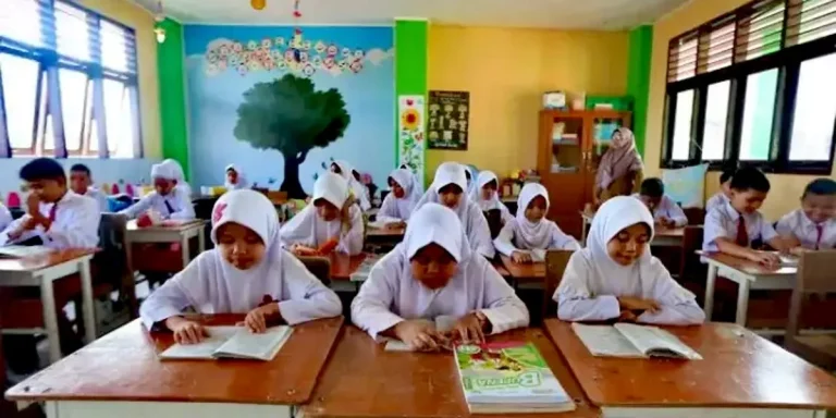 Pemerintah mengeluarkan kebijakan baru terkait jam belajar dan kegiatan sekolah selama bulan Ramadhan