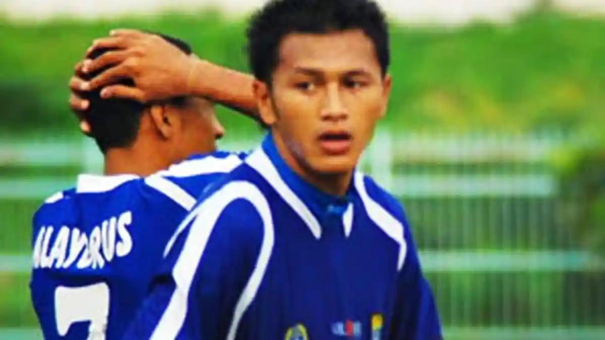 Simak sisi lain Zaenal Arief, mantan bomber maut Persib Bandung. Ternyata ia memiliki bakat luar biasa di bidang bulu tangkis hingga menjadi juara MTQ