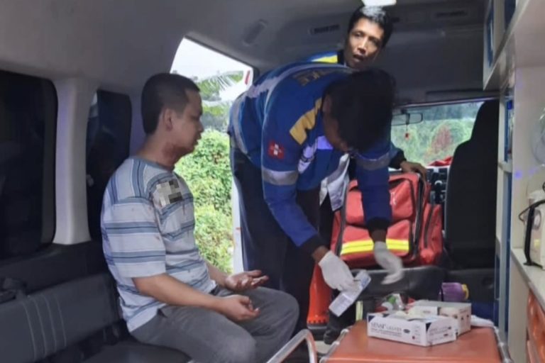 Polisi berhasil menangkap pasangan suami istri (pasutri) pencuri mobil di Tangerang. Pelaku menjerat leher sopir taksi online menggunakan rantai besi.