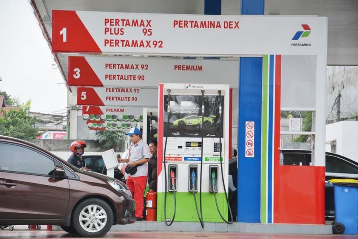Pemerintah menetapkan kebijakan baru bagi SPBU swasta untuk membeli Solar dari Pertamina mulai April 2026.