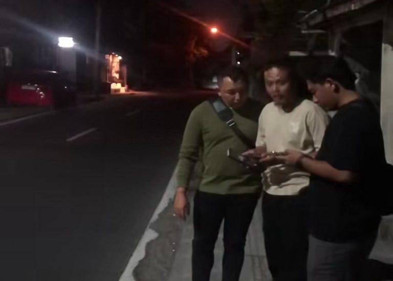 Kejadian tragis menimpa seorang wanita di Bali saat touring. Korban tewas menabrak tiang listrik setelah mengejar jambret