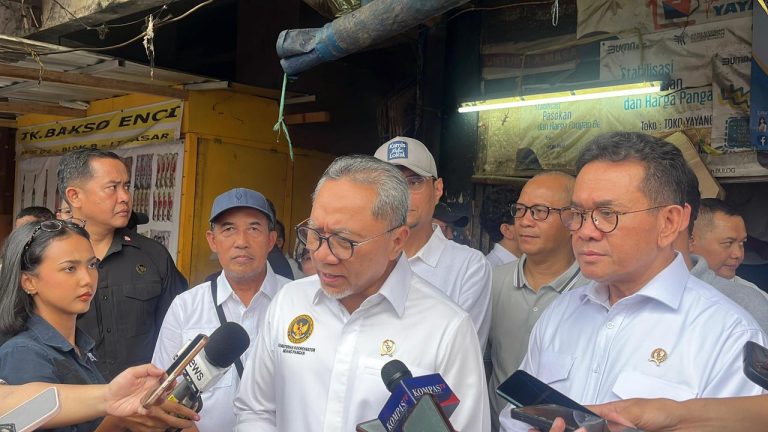 Menko Pangan & Mendag Sidak Pasar Minggu: Harga Cabai Tembus Rp 100 Ribu!