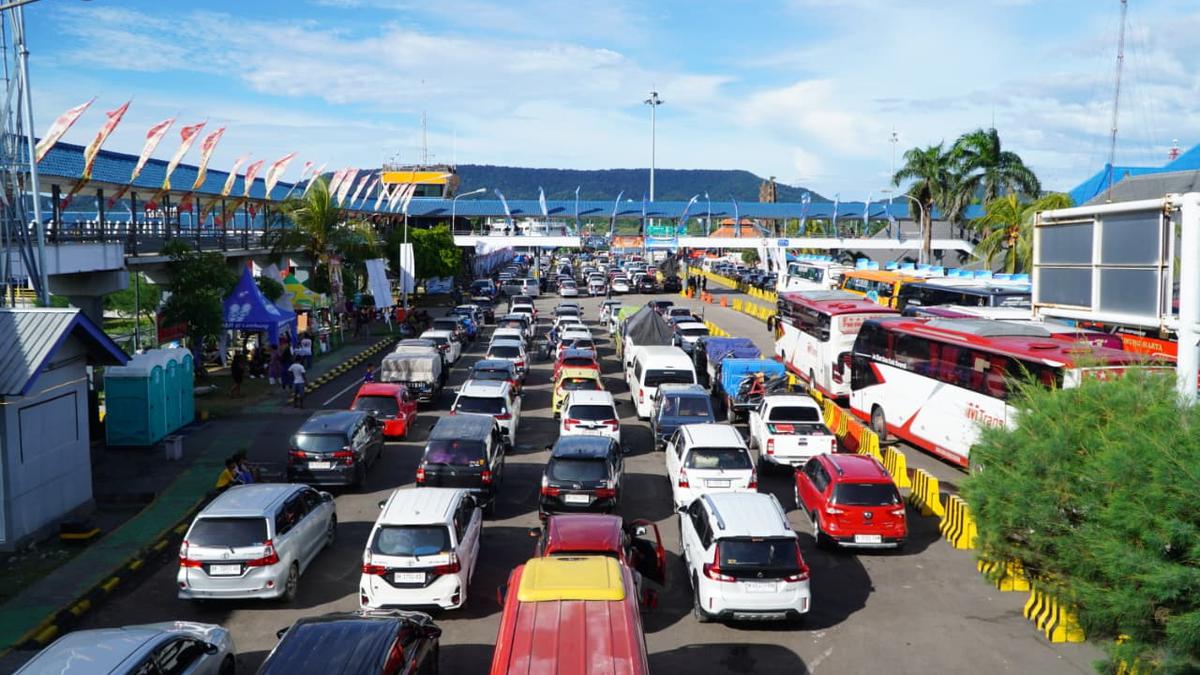 Puncak Arus Balik Lebaran ke Bali: Penumpang Membeludak di Ketapang-Gilimanuk!
