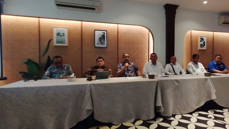 PP 28/2024 memicu kekhawatiran besar bagi industri tembakau padat karya. Simak analisis dampak regulasi ini terhadap jutaan tenaga kerja