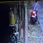 Pelajar SMP Gondol Motor Gara-gara Kunci Nyantol: Aksi Nekat Terekam CCTV!