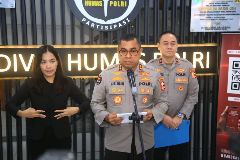 Polri Bentuk Satgas Haji dan Umrah: Pelaku Penipuan Terancam 10 Tahun Penjara!