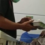 Viral! Petugas Lapas Manado Rawat dan Suapi Warga Binaan di RS: Sisi Humanis di Balik Jeruji